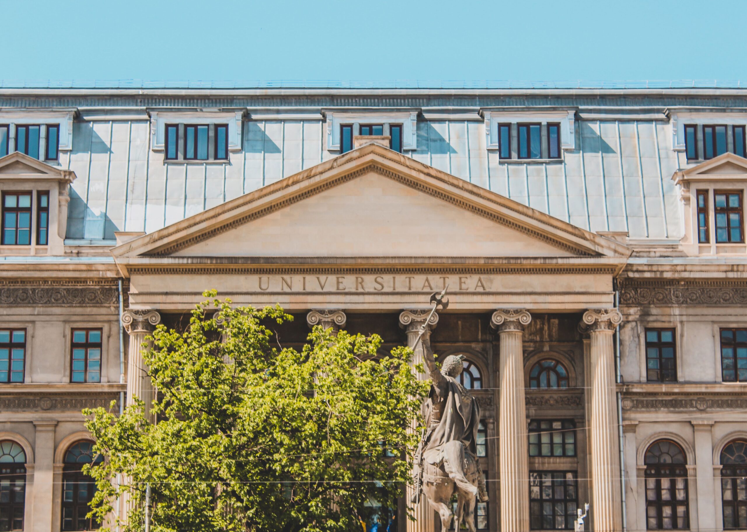 How to Contact a University Successfully in 2026